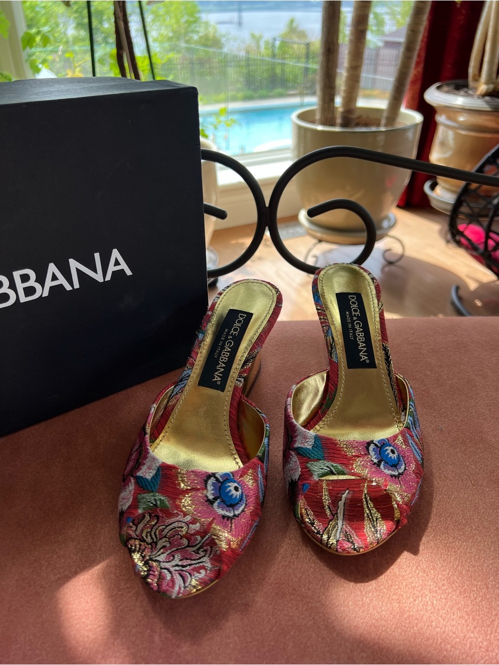 💎Dolce & Gabbana Multicolor Floral Embroidered Mules